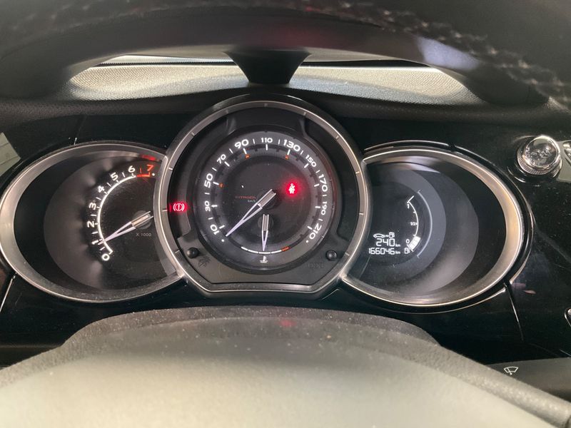 Citroen DS3 1.2 VTi SoChic — zdjęcie 4
