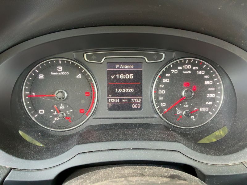 Audi Q3 2.0 TDI quattro — zdjęcie 13