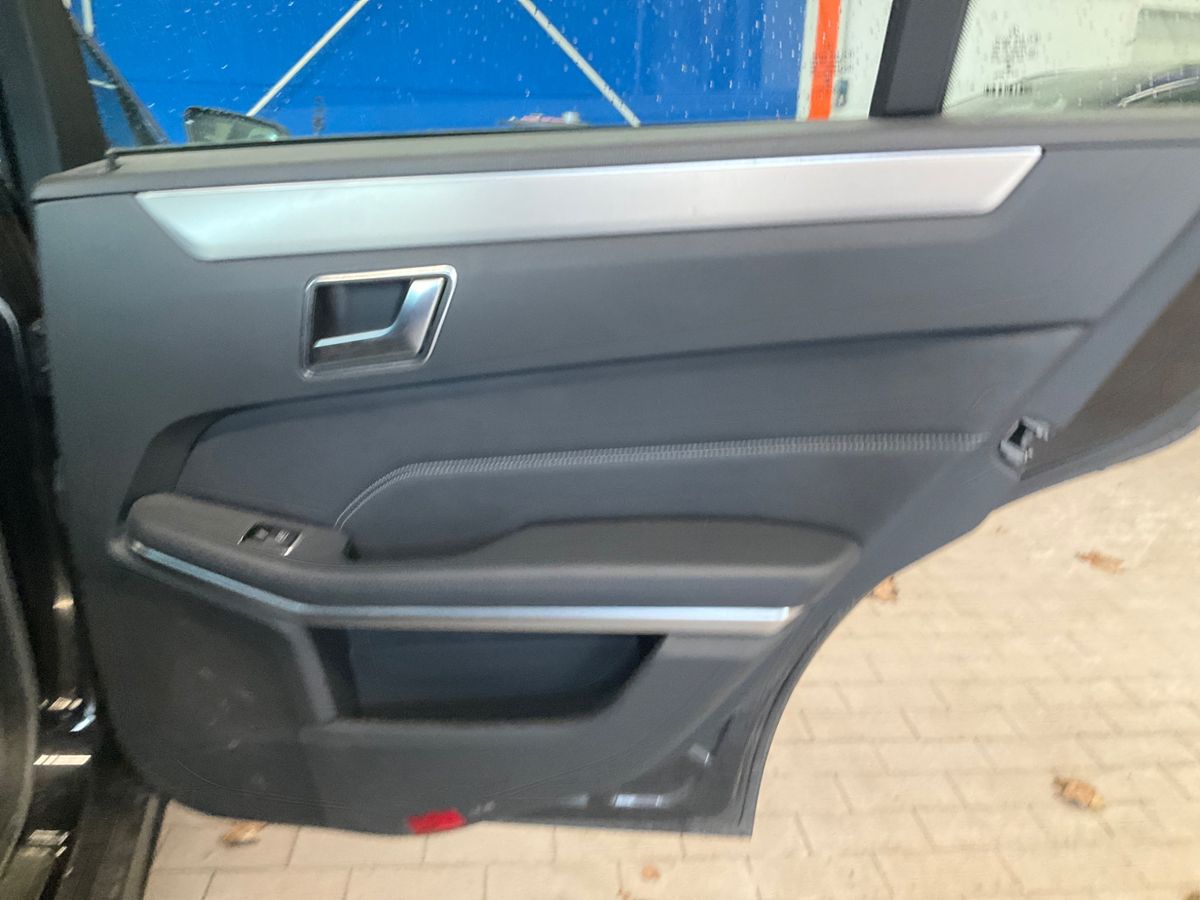 Mercedes-Benz E-Klasse 2015 — photo 26