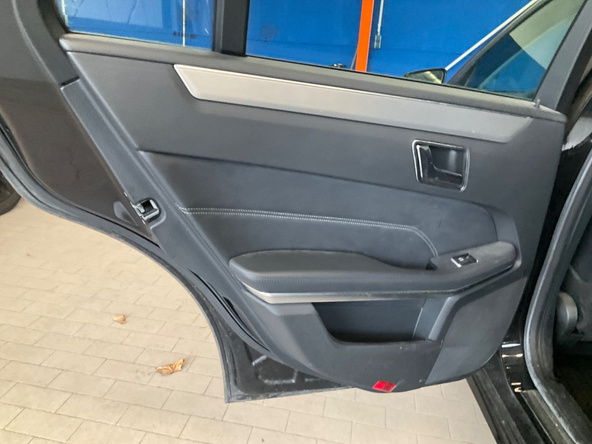 Mercedes-Benz E-Klasse 2015 — photo 27