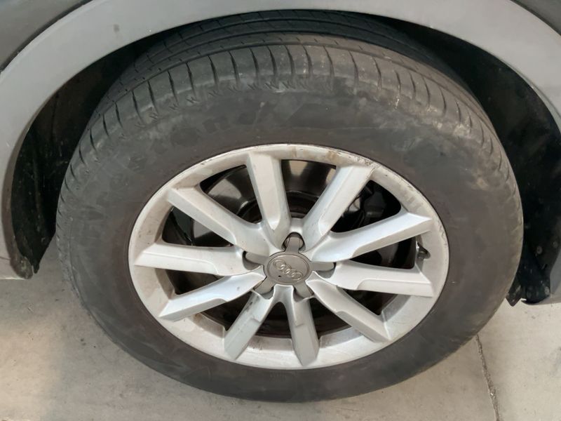 Audi Q3 2.0 TDI quattro 2012 – снимка 11