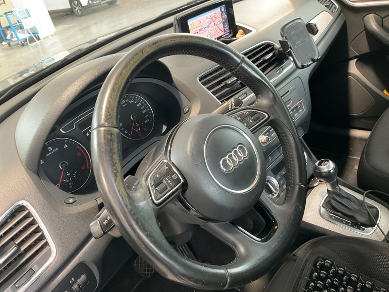 Audi Q3 2.0 TDI quattro 2012 – снимка 25