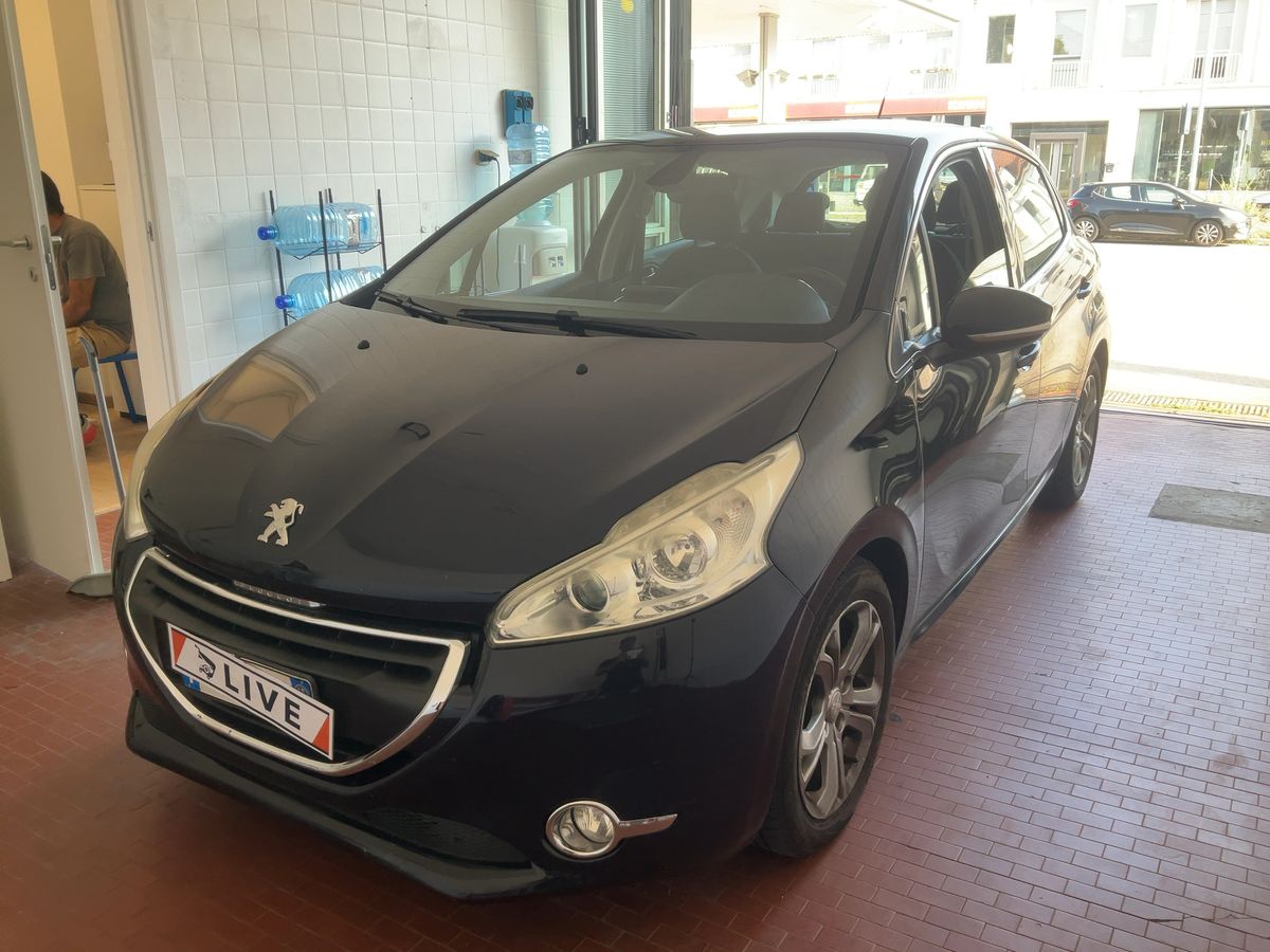 Peugeot 208 1.6 HDi Allure