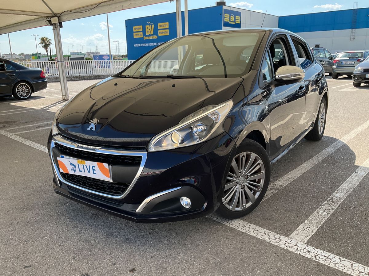Peugeot 208 2016 — photo 1