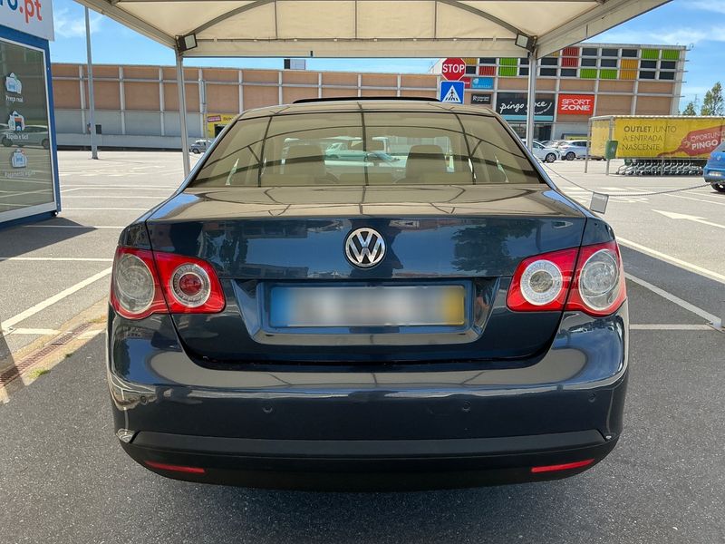 Volkswagen Jetta 1.9 TDI Advance — zdjęcie 5
