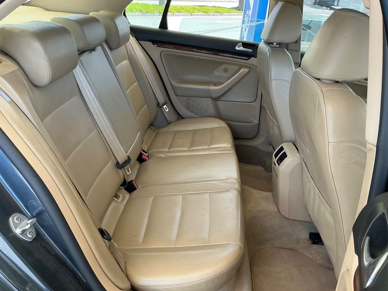 Volkswagen Jetta 1.9 TDI Advance — zdjęcie 14
