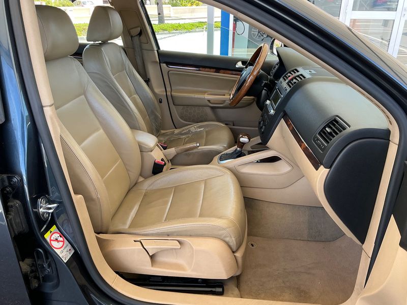 Volkswagen Jetta 1.9 TDI Advance — zdjęcie 11