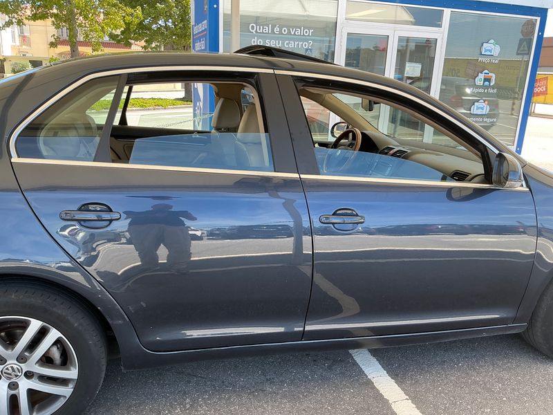 Volkswagen Jetta 1.9 TDI Advance — zdjęcie 7