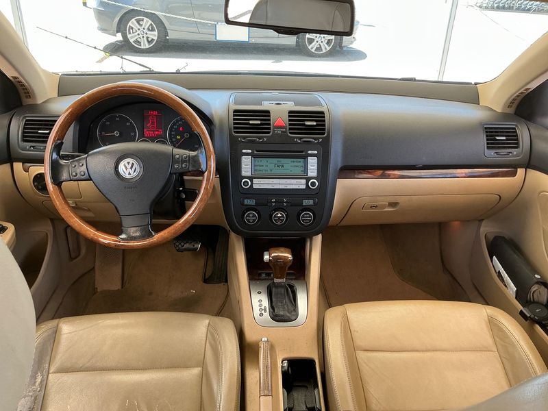Volkswagen Jetta 1.9 TDI Advance — zdjęcie 12