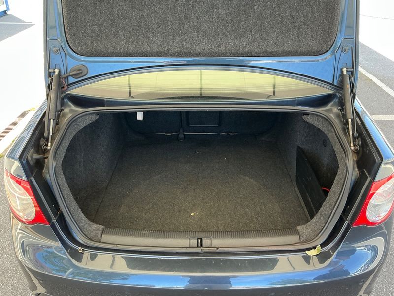 Volkswagen Jetta 1.9 TDI Advance — zdjęcie 10