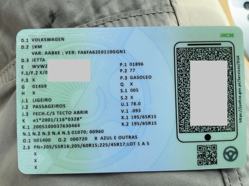 Volkswagen Jetta 1.9 TDI Advance — zdjęcie 16