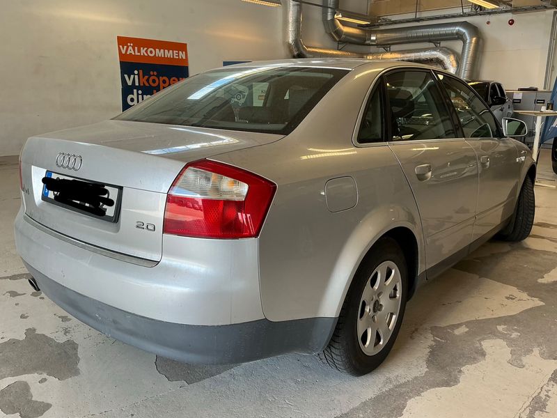 Audi A4 2.0 — zdjęcie 2