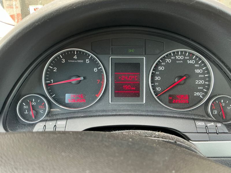 Audi A4 2.0 — zdjęcie 4