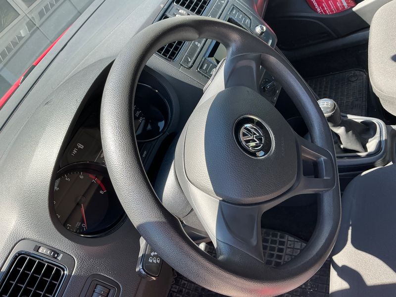 Volkswagen Polo 1.0 Trendline BlueMotion Tech 2015 – снимка 38