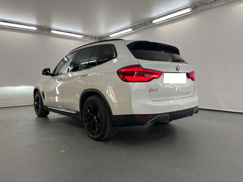 BMW iX3 electric drive 210 kW Impressive — zdjęcie 2