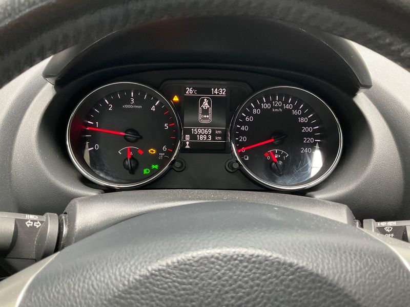 Nissan Qashqai 1.6 dCi I-Way 2012 – снимка 19