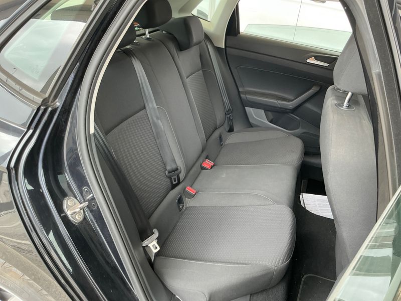 Volkswagen Polo 1.0 Advance — zdjęcie 14