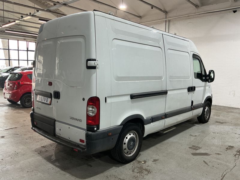 Opel Movano 2.5 CDTI L2H2 HKa 3,3t — zdjęcie 2