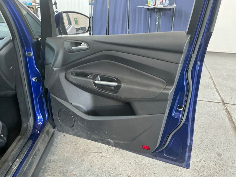 Ford Grand C-Max 1.5 TDCi Titanium 2017 – снимка 25