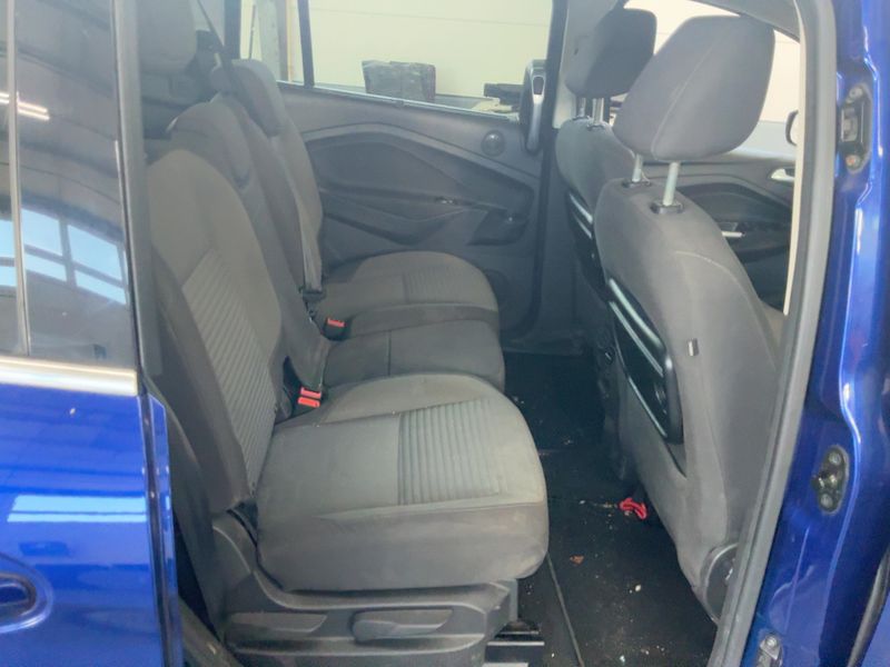 Ford Grand C-Max 1.5 TDCi Titanium — zdjęcie 14