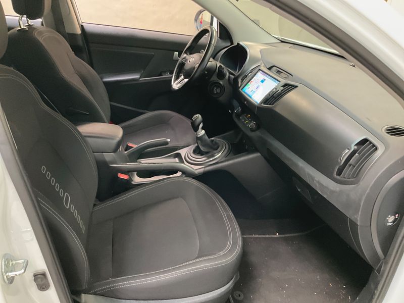 Kia Sportage 1.7 CRDi Cool 2WD — zdjęcie 3