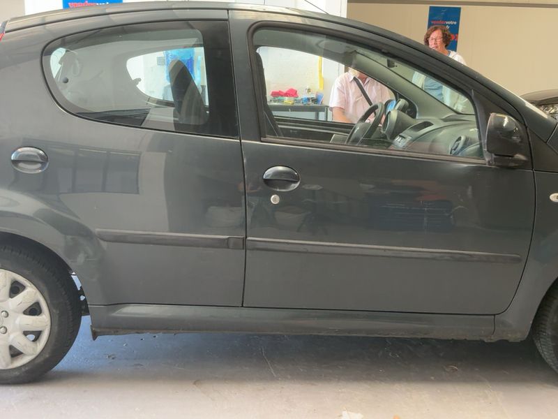 Peugeot 107 1.0 Trendy — zdjęcie 7