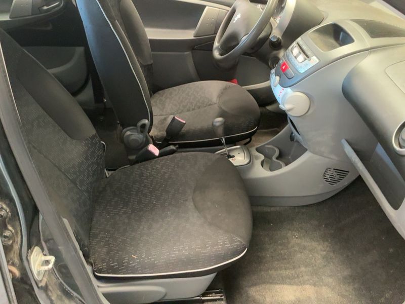 Peugeot 107 1.0 Trendy — zdjęcie 11