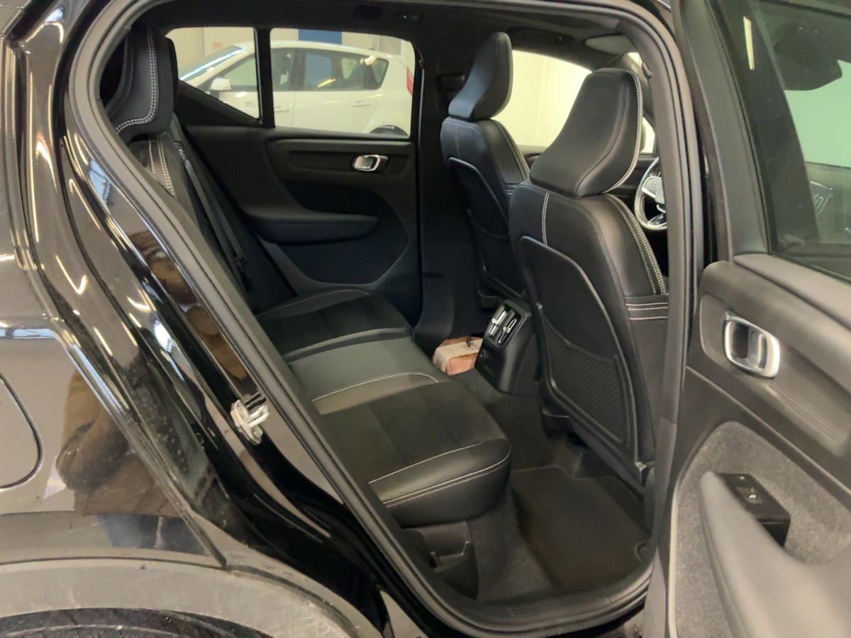 Volvo XC40 2021 — photo 20