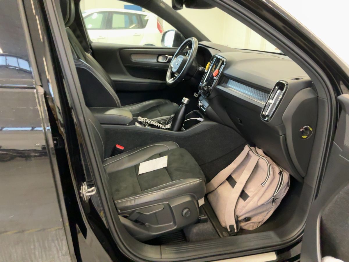 Volvo XC40 2021 — photo 17