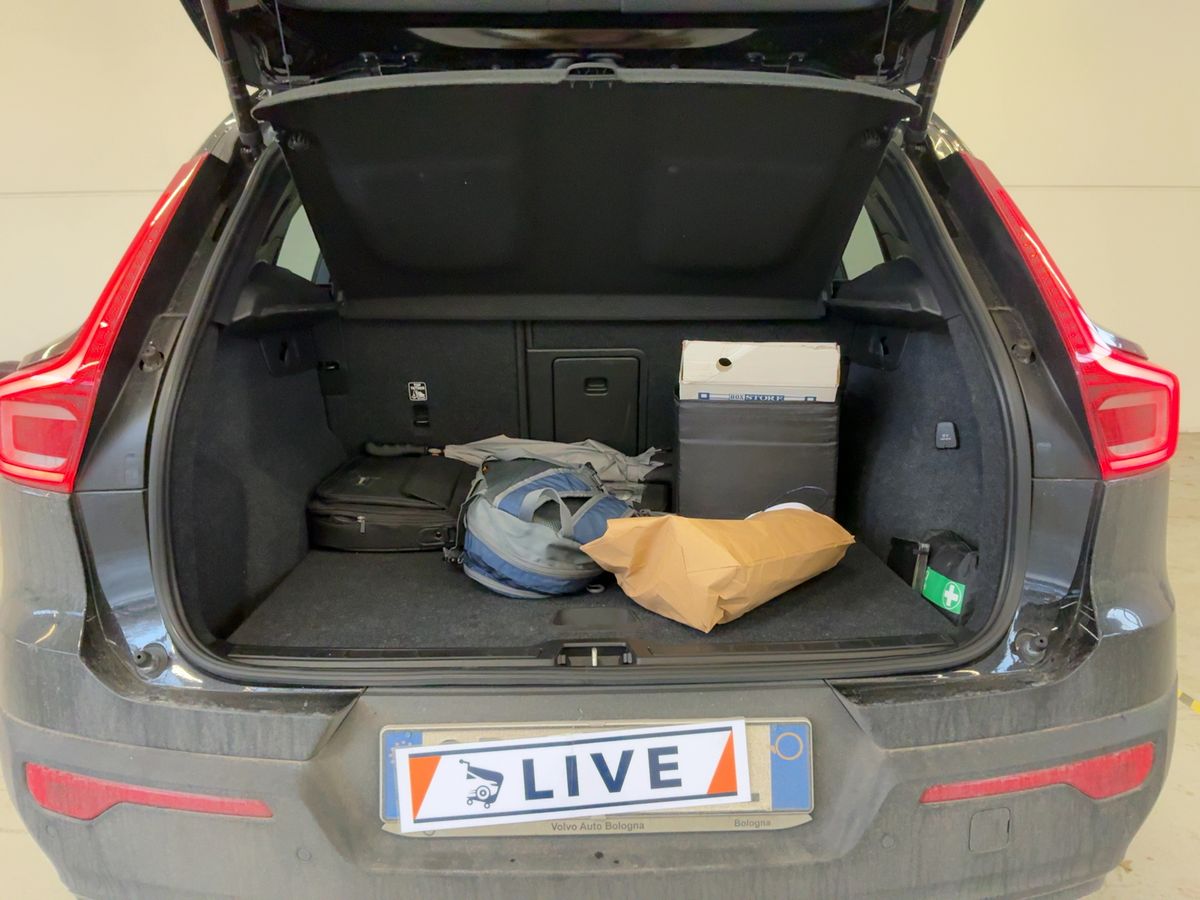 Volvo XC40 2021 — photo 16