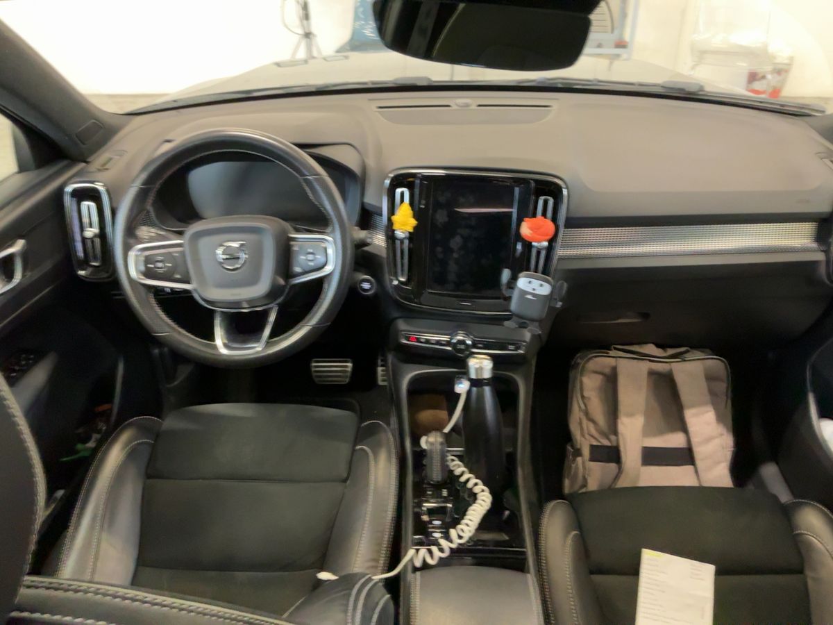Volvo XC40 2021 — photo 18