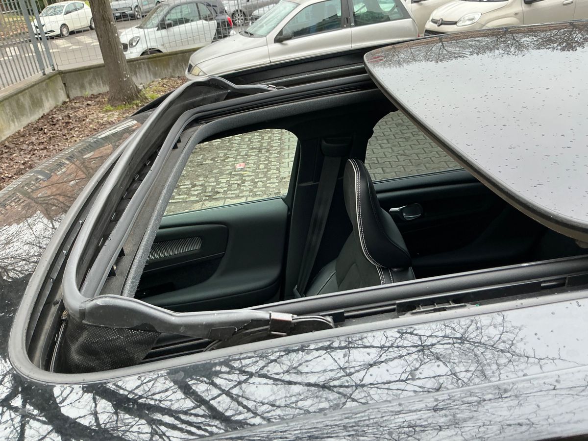 Volvo XC40 2021 — photo 31