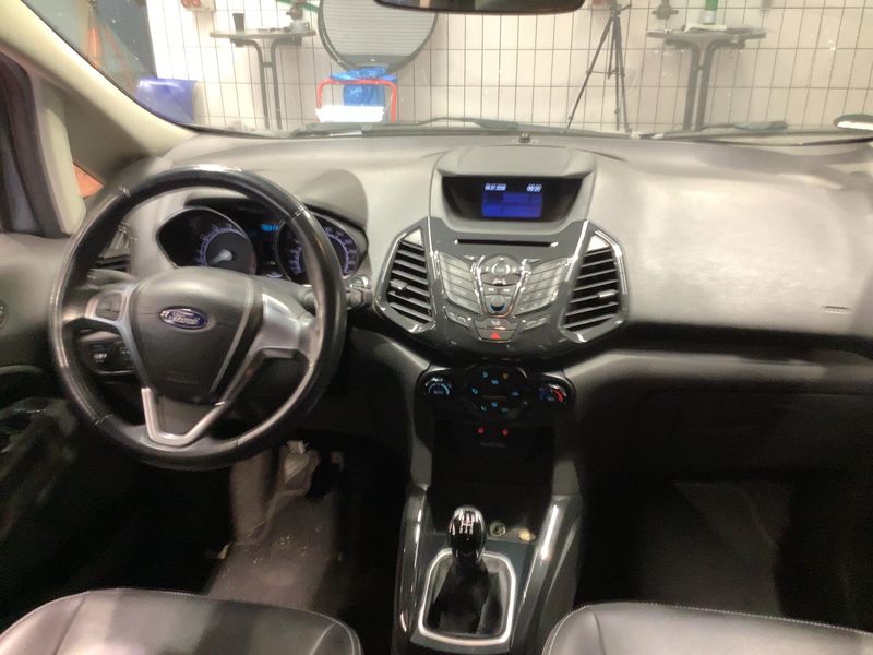 Ford EcoSport 1.0 EcoBoost Titanium — zdjęcie 12