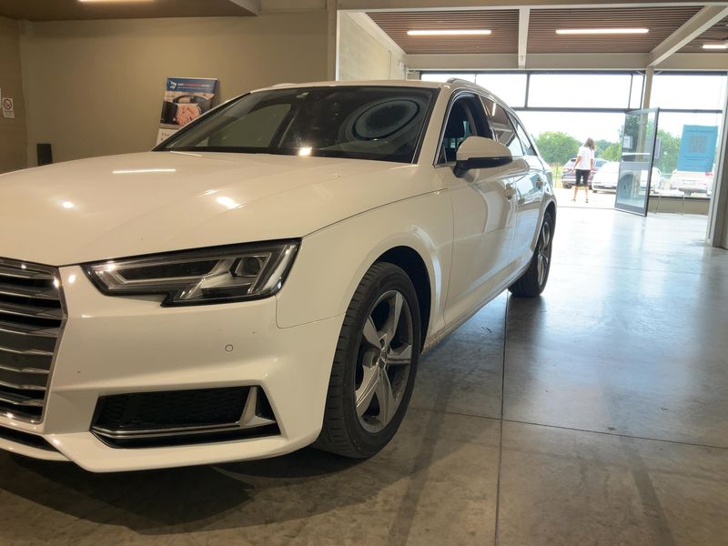 Audi A4 35 TDI S line Edition — zdjęcie 2