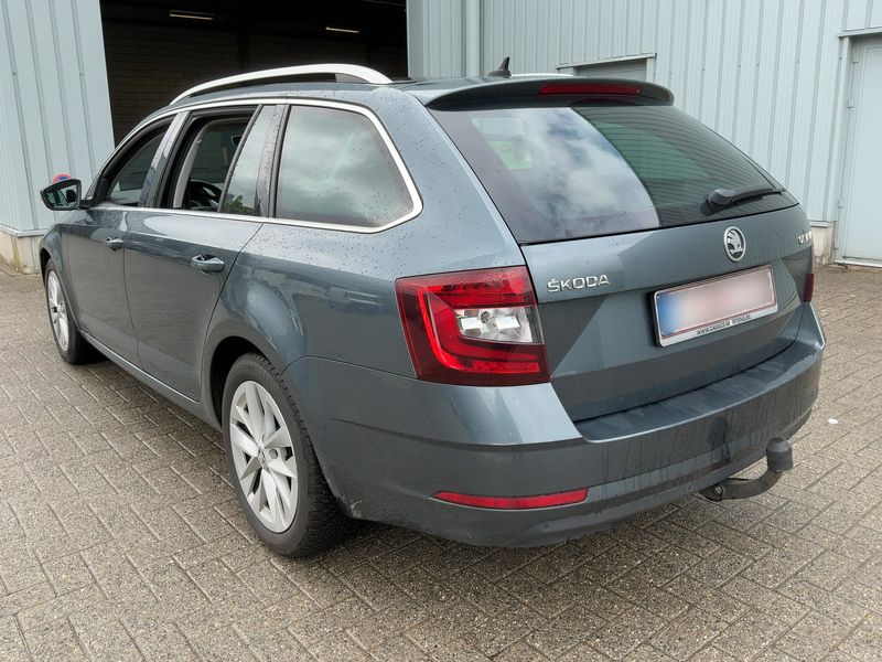 Skoda Octavia 1.5 TSI ACT Ambition — zdjęcie 3