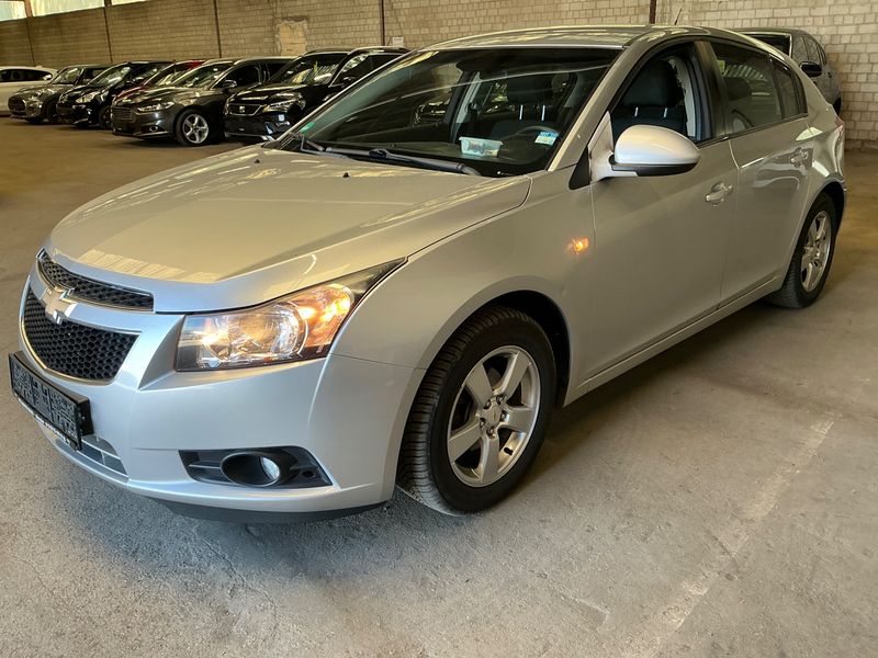 Chevrolet Cruze 1.6 LT