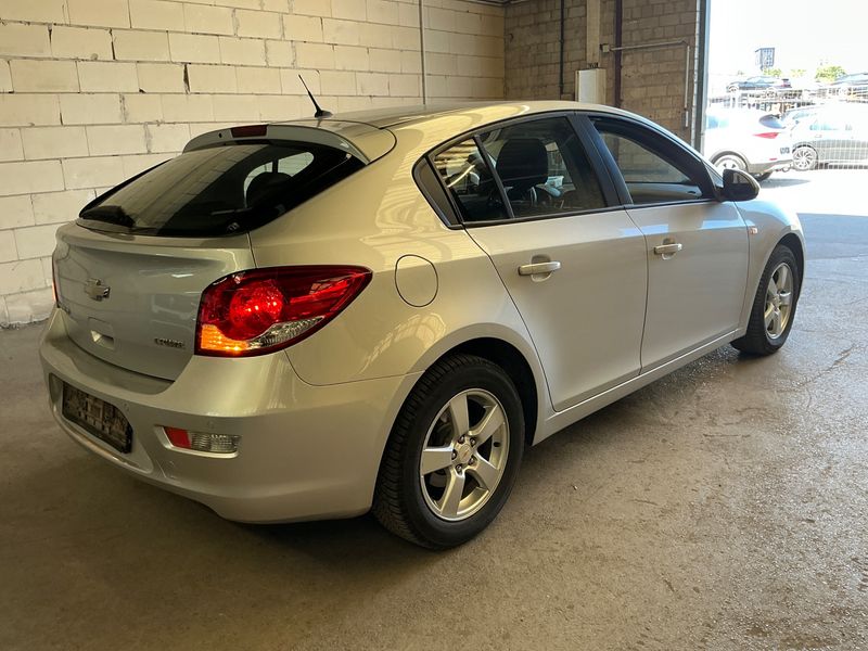 Chevrolet Cruze 1.6 LT — zdjęcie 2
