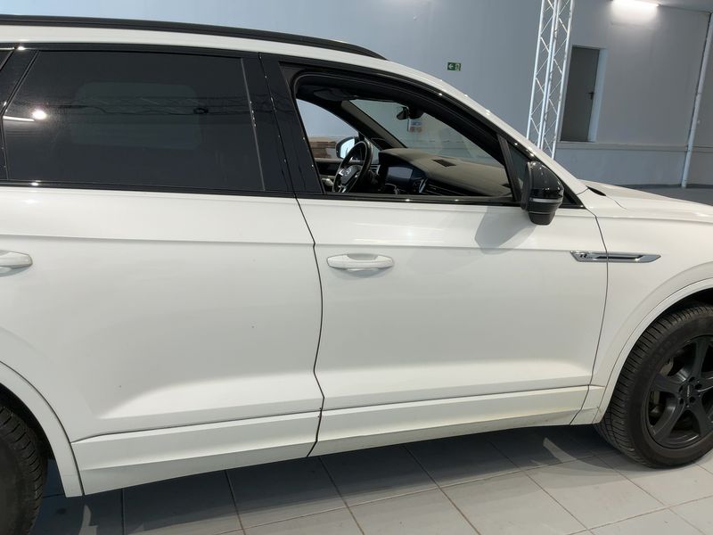 Volkswagen Touareg 3.0 V6 TDI R-Line 4Motion — zdjęcie 7