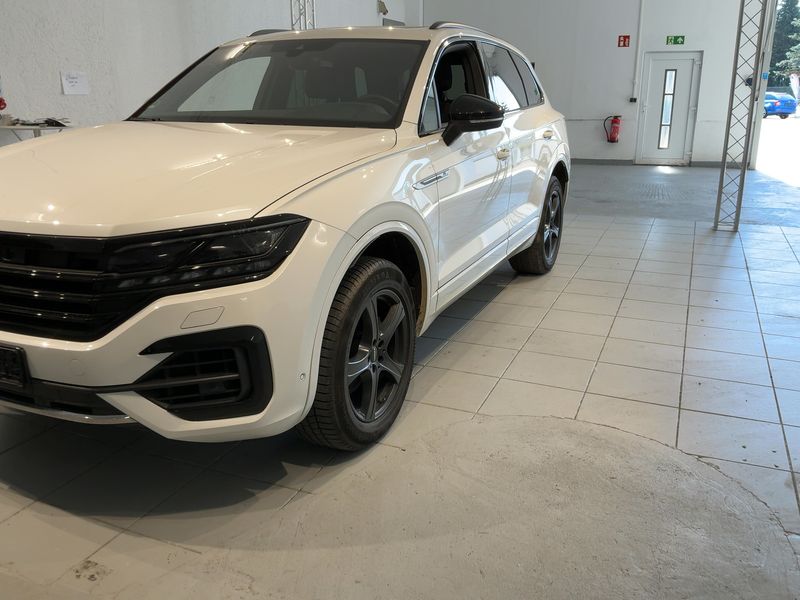 Volkswagen Touareg 3.0 V6 TDI R-Line 4Motion — zdjęcie 2