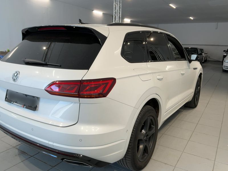 Volkswagen Touareg 3.0 V6 TDI R-Line 4Motion — zdjęcie 6