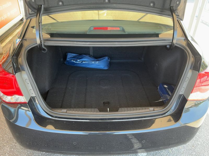 Chevrolet Cruze 2.0 Diesel LT — zdjęcie 10