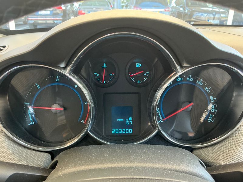 Chevrolet Cruze 2.0 Diesel LT — zdjęcie 13