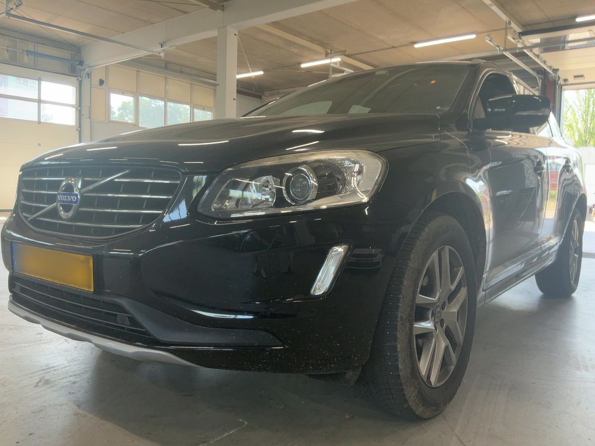 Volvo XC60 2016 — photo 1