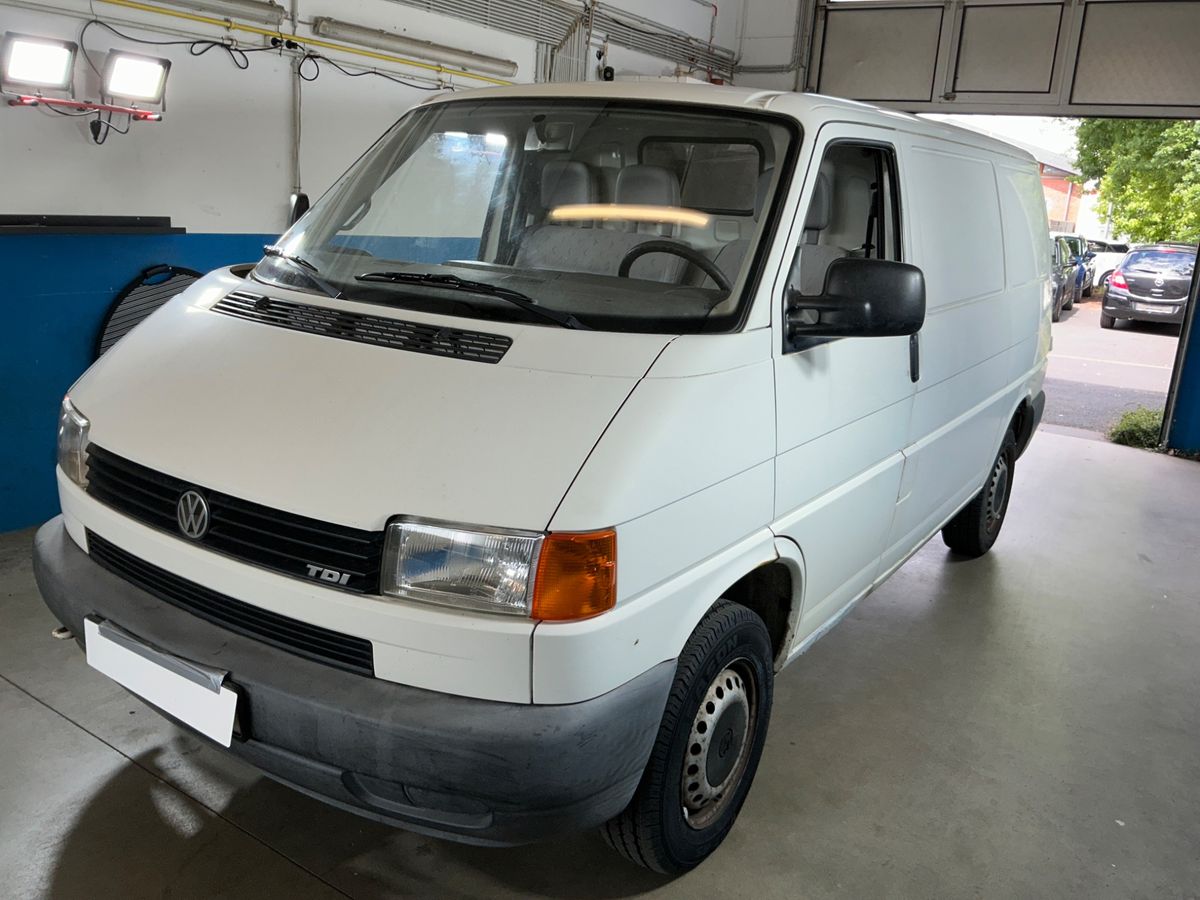 Volkswagen T4 1998 — photo 1