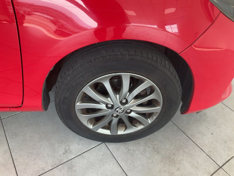 Toyota Yaris 1.0 VVT-i Active 2016 – снимка 11