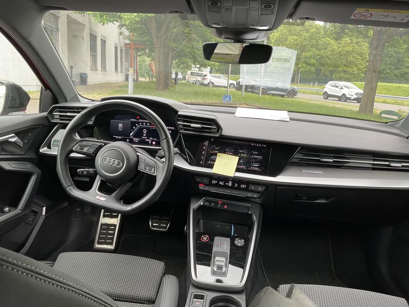 Audi S3 2.0 TFSI quattro — zdjęcie 12