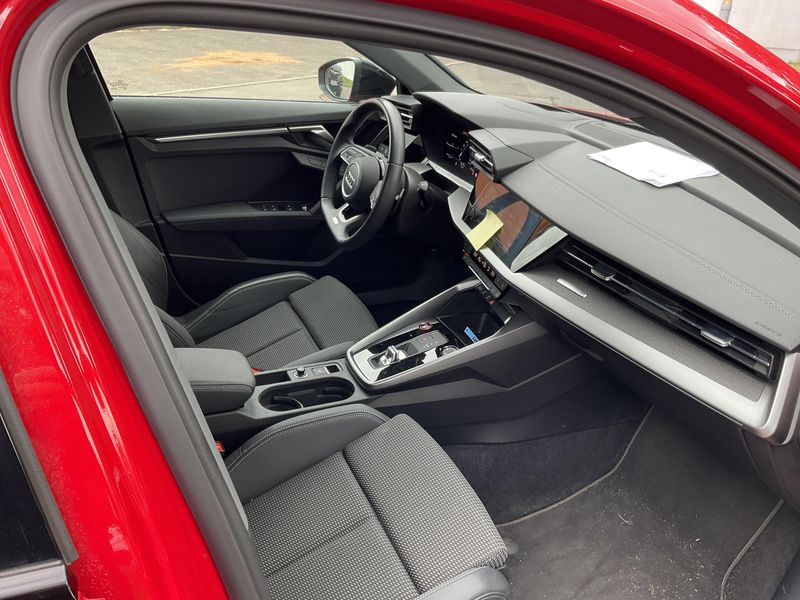 Audi S3 2.0 TFSI quattro — zdjęcie 11