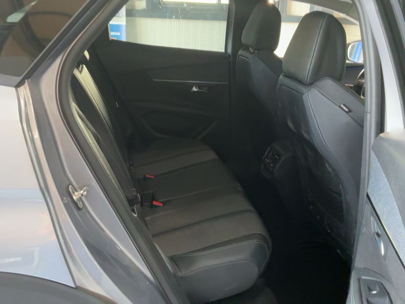 Peugeot 3008 1.2 PureTech Allure Pack — zdjęcie 14