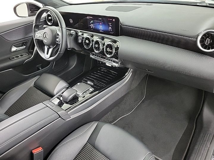 Mercedes-Benz A-Klasse Limousine A 250e Progressive — zdjęcie 5