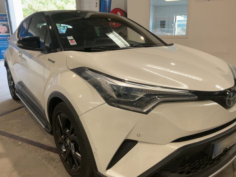 Toyota C-HR 1.8 Hybrid Graphic — zdjęcie 8
